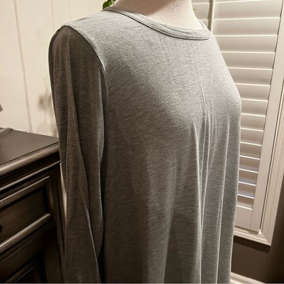 Kim & Cami Top Pastel Green Long Sleeves Back lined with Buttons size 1X - Picture 4 of 12